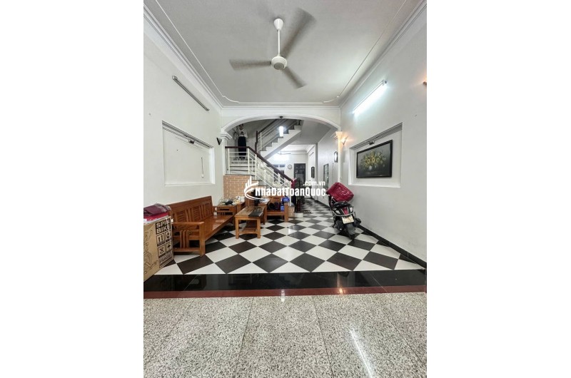 Bán Nhà Dân Xây Đẹp Bắc Từ Liêm - Ngõ Nông Gần Phố - Trước Nhà Thoáng Trước Sau - Sổ Đỏ Hoa Khôi.